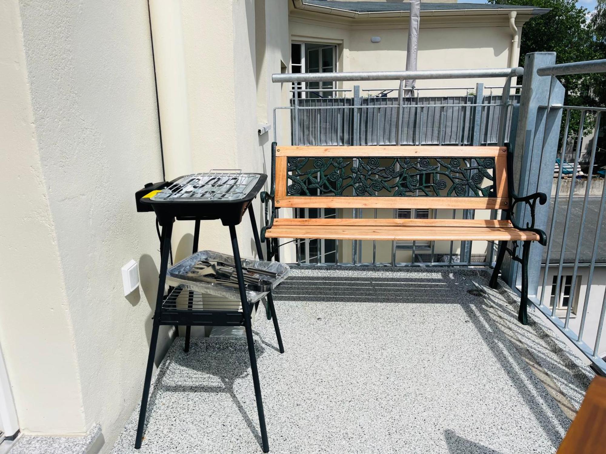 Filmap-Charmant-Modern-Zentral-Balkon-Beamer-Spieletisch 格尔利茨 外观 照片